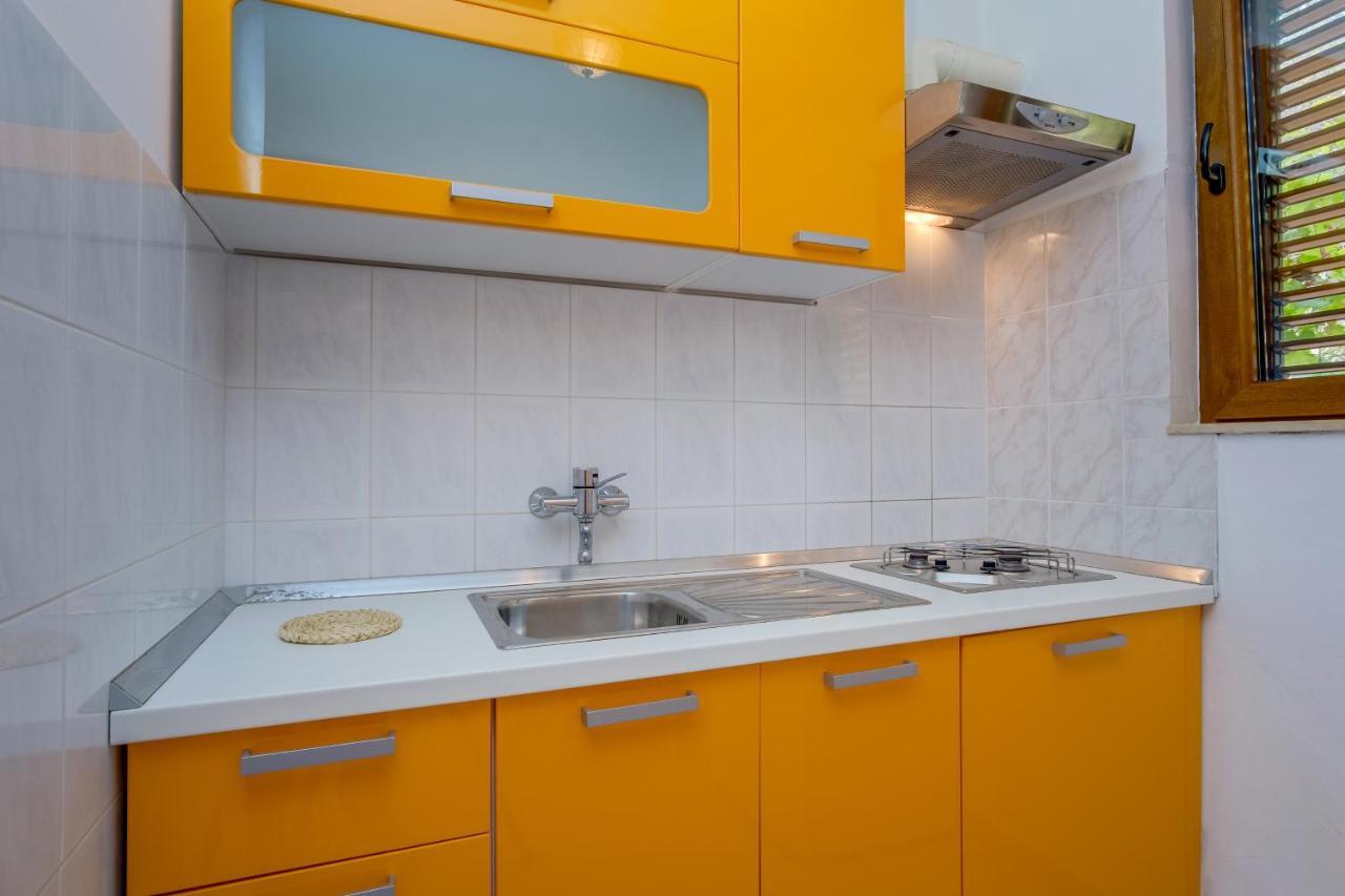 Apartments Villa Julija مالي لوشينغْ المظهر الخارجي الصورة