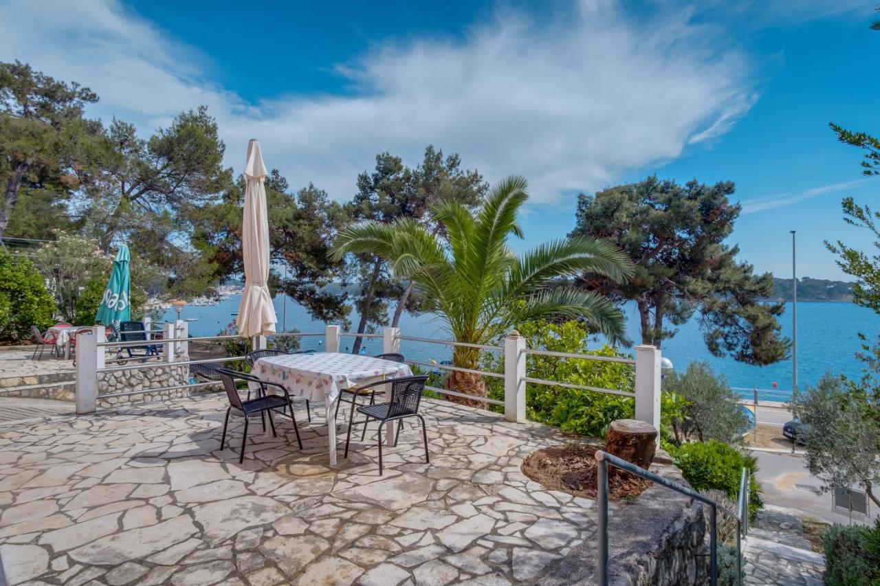 Apartments Villa Julija مالي لوشينغْ المظهر الخارجي الصورة
