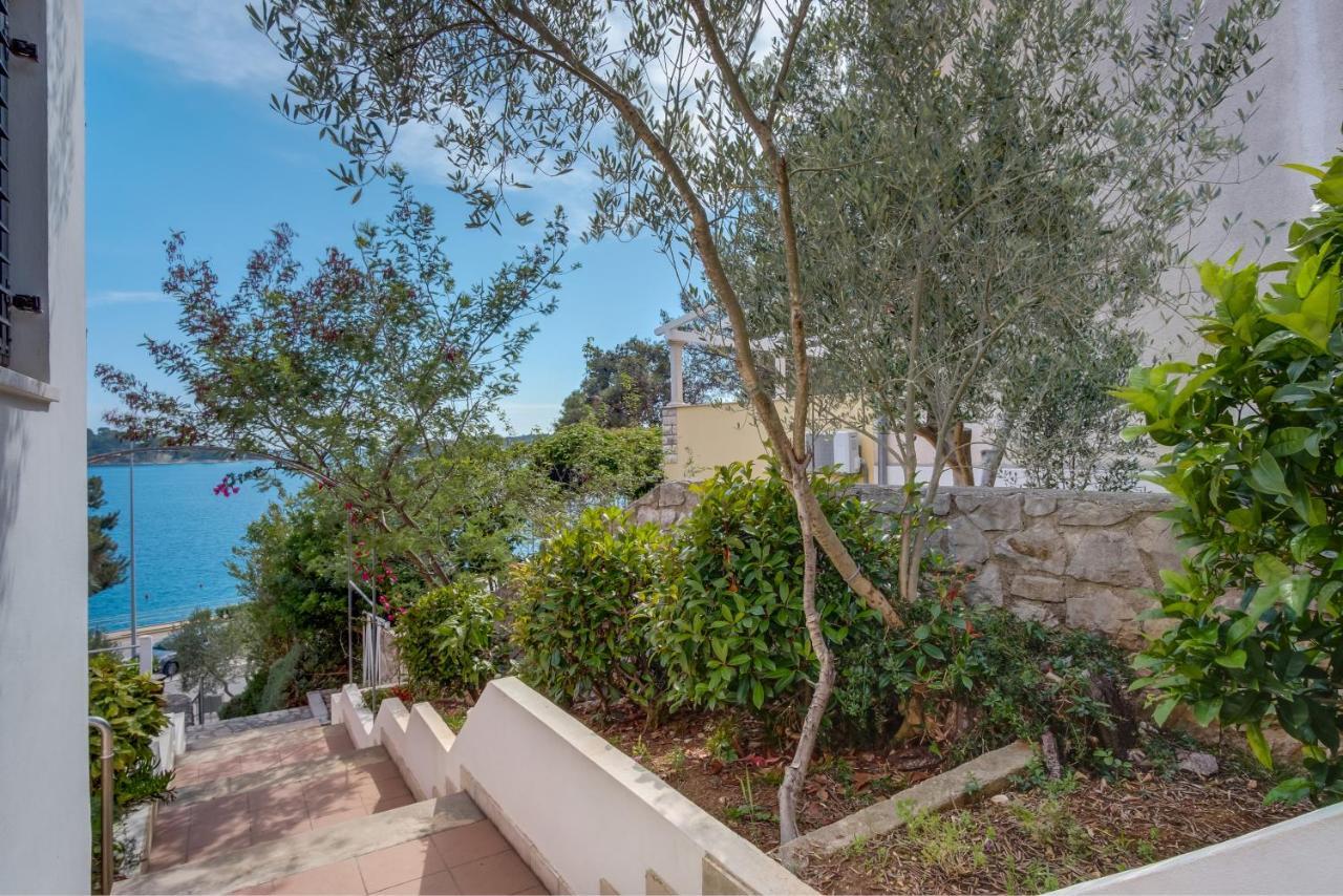 Apartments Villa Julija مالي لوشينغْ المظهر الخارجي الصورة