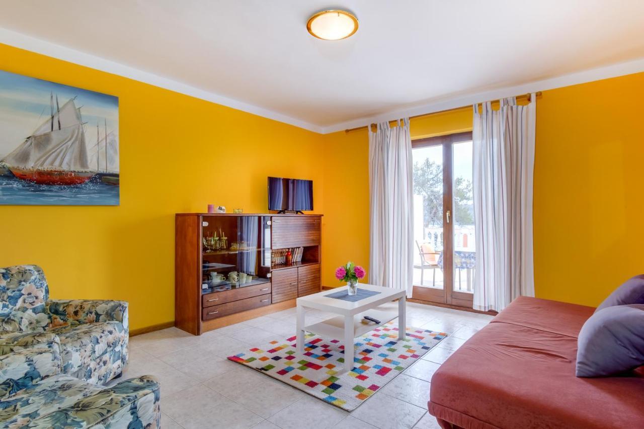 Apartments Villa Julija مالي لوشينغْ المظهر الخارجي الصورة
