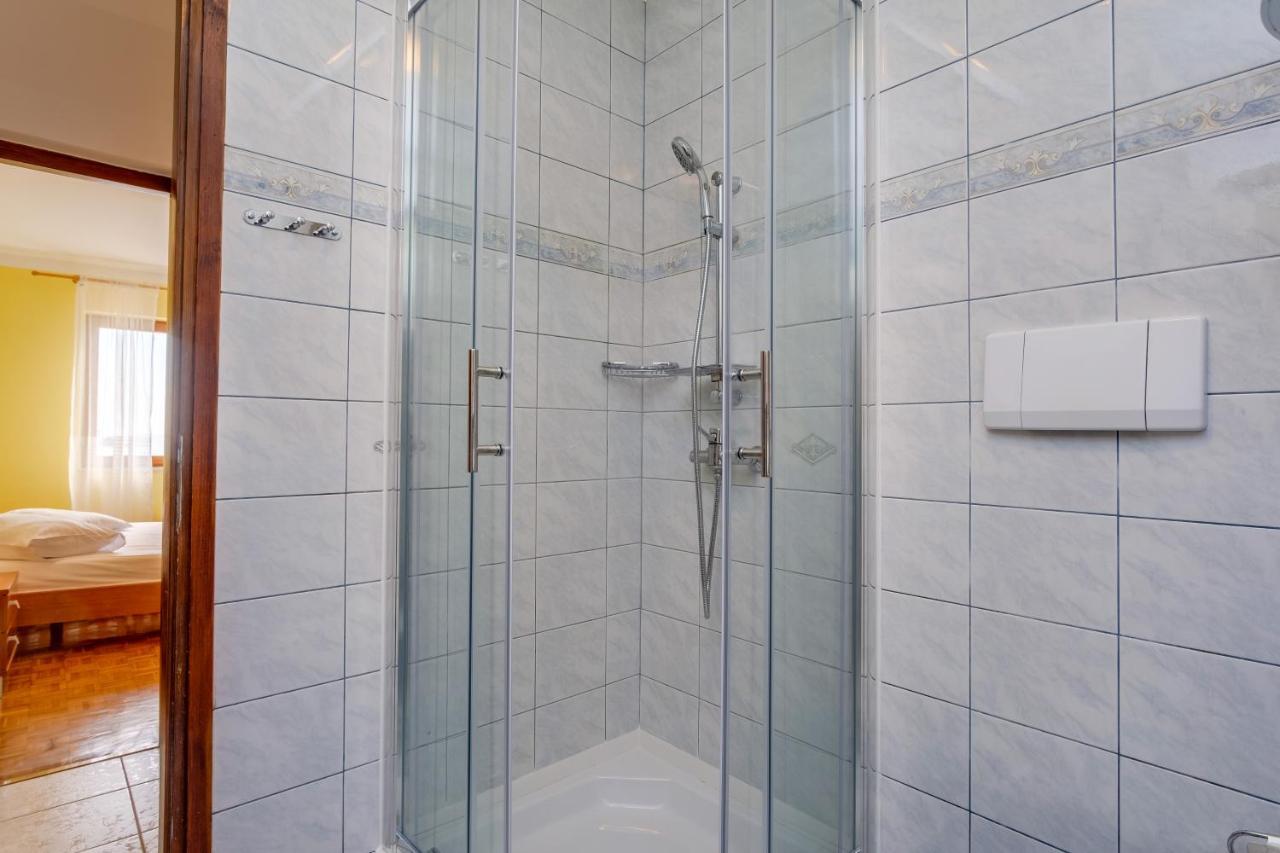 Apartments Villa Julija مالي لوشينغْ المظهر الخارجي الصورة