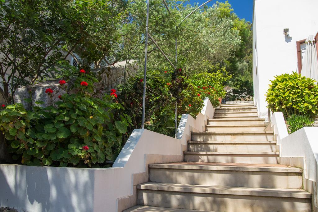 Apartments Villa Julija مالي لوشينغْ المظهر الخارجي الصورة