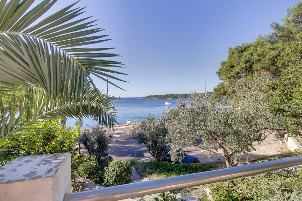 Apartments Villa Julija مالي لوشينغْ المظهر الخارجي الصورة