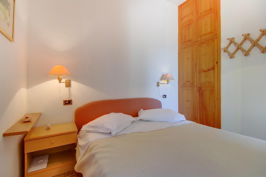 Apartments Villa Julija مالي لوشينغْ الغرفة الصورة