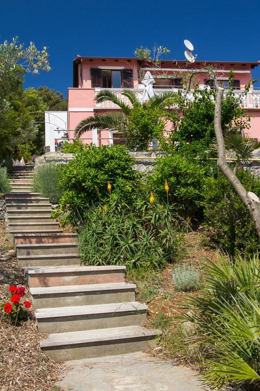 Apartments Villa Julija مالي لوشينغْ المظهر الخارجي الصورة