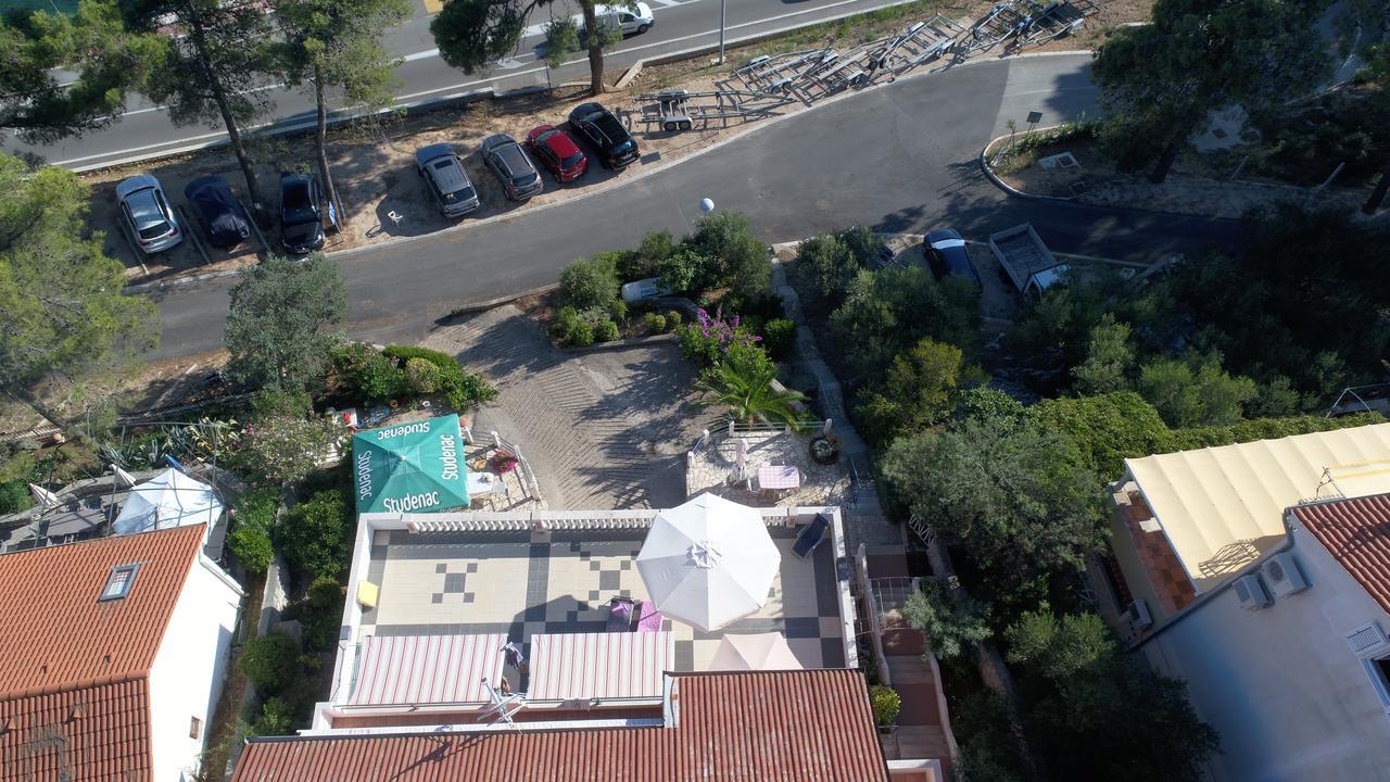 Apartments Villa Julija مالي لوشينغْ المظهر الخارجي الصورة
